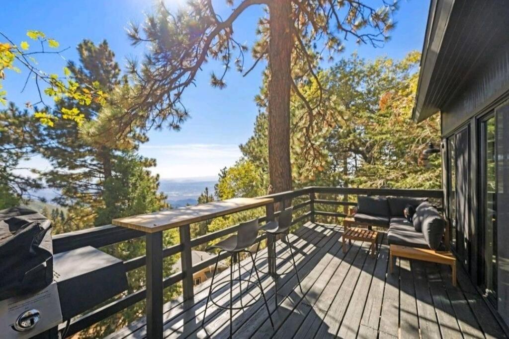 Updated Mountain Cabin Retreat With 180 Views Off Deck And Balcony Running Springs Esterno foto