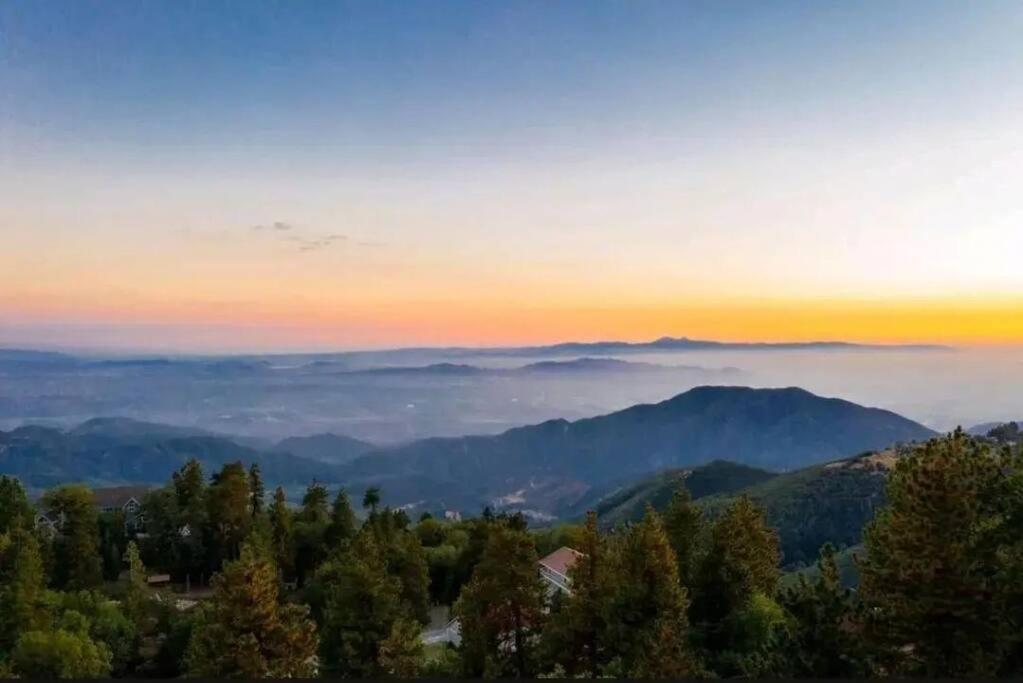 Updated Mountain Cabin Retreat With 180 Views Off Deck And Balcony Running Springs Esterno foto
